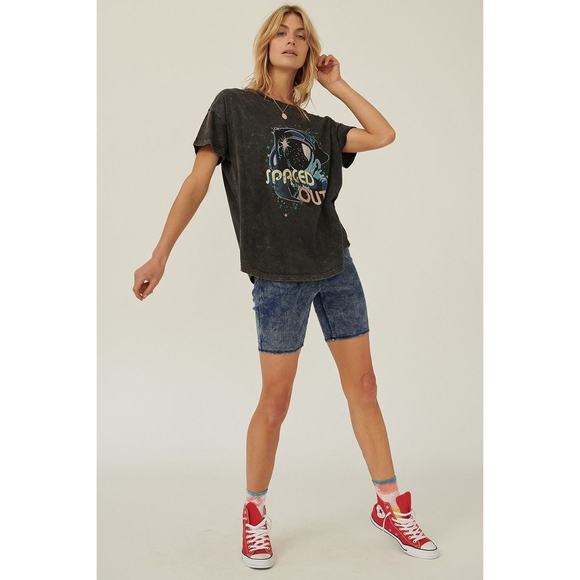 A Mineral Washed Graphic T-shirt - Picture 2 of 6